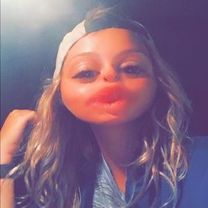 Meet your Posher, Whitney